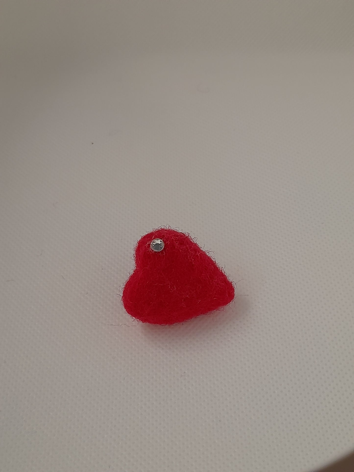 Handmade needlefelted vlaentines heart brooch