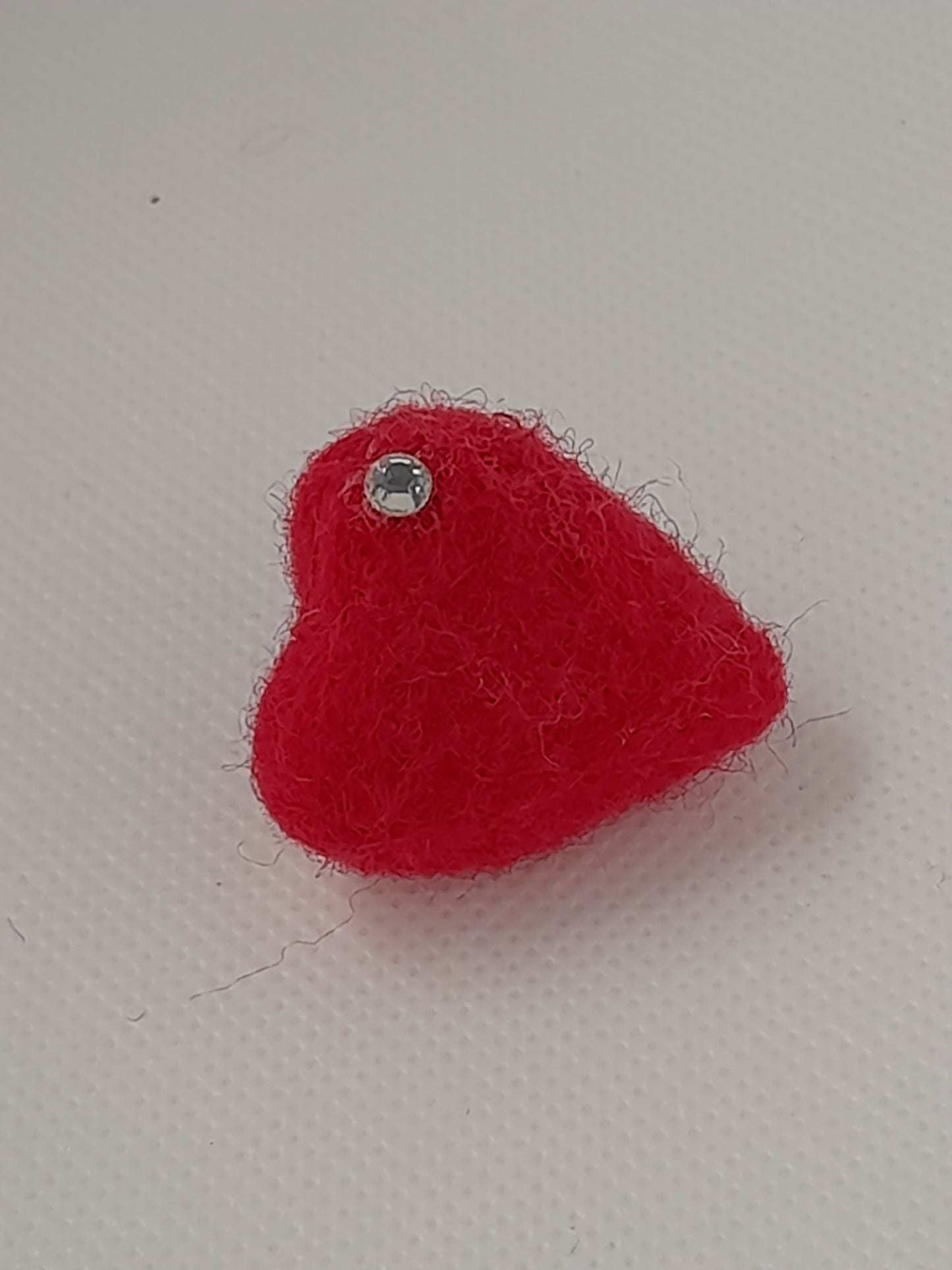 Handmade needlefelted vlaentines heart brooch