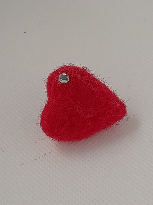 Handmade needlefelted vlaentines heart brooch